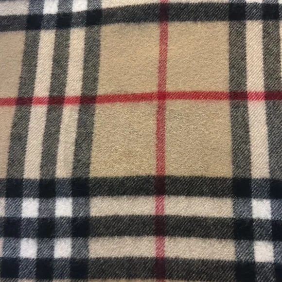 Burberry London 100% Lambswool Cape/Wrap